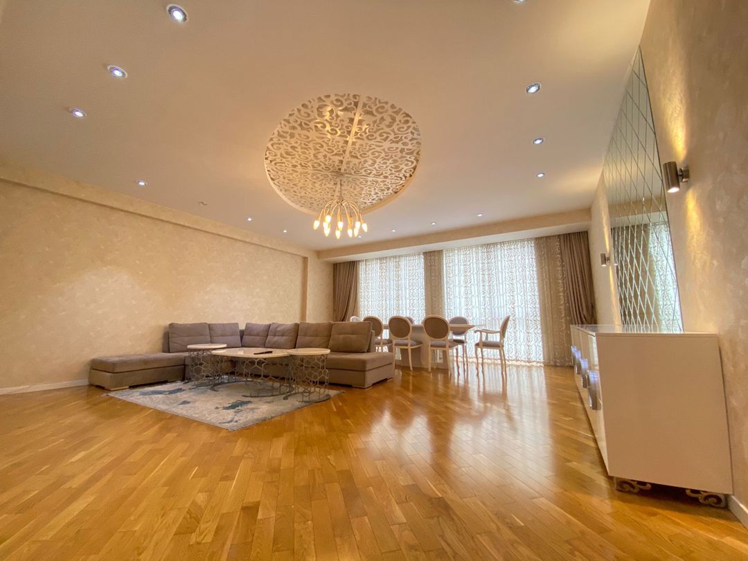 İcarəyə verilir 4 otaqlı yeni tikili 200 m² — Mənzil, Bakı (2)