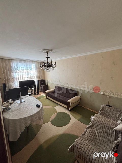 Satılır 2 otaqlı köhnə tikili 65 m²