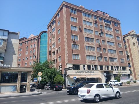 Satılır 3 otaqlı yeni tikili 200 m² — Bakı