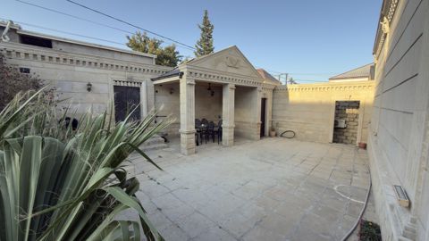 Satılır 4 otaqlı həyət evi/bağ evi 85 m² — Bakı