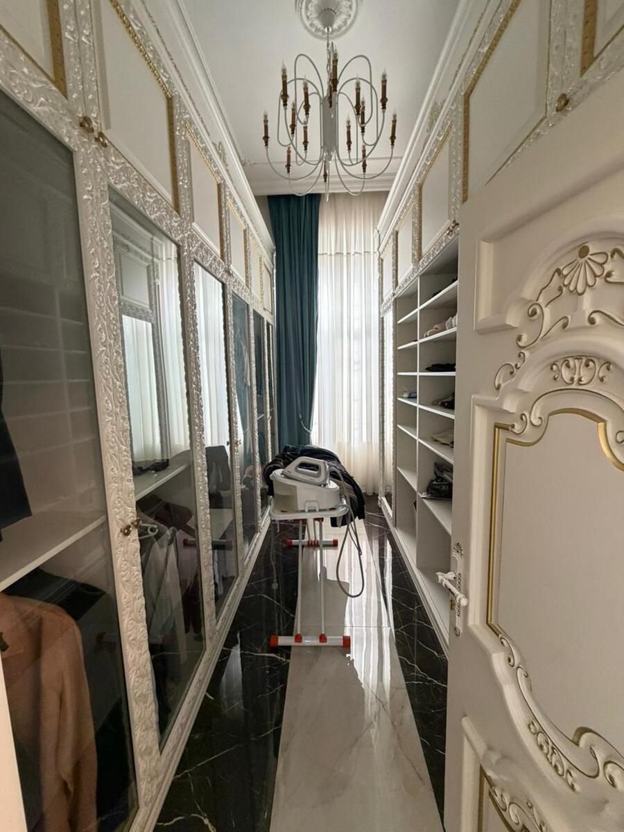 Satılır 4 otaqlı köhnə tikili 213 m² — Mənzil, Bakı (2)
