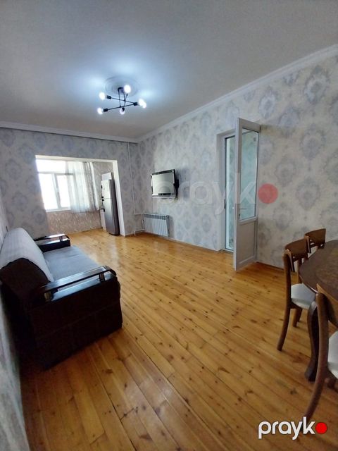 İcarəyə verilir 2 otaqlı köhnə tikili 70 m²