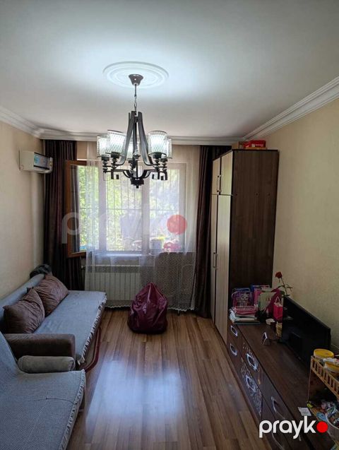 Satılır 1 otaqlı köhnə tikili 33 m²