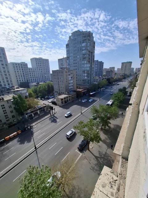 Satılır 3 otaqlı köhnə tikili 65 m² — Bakı