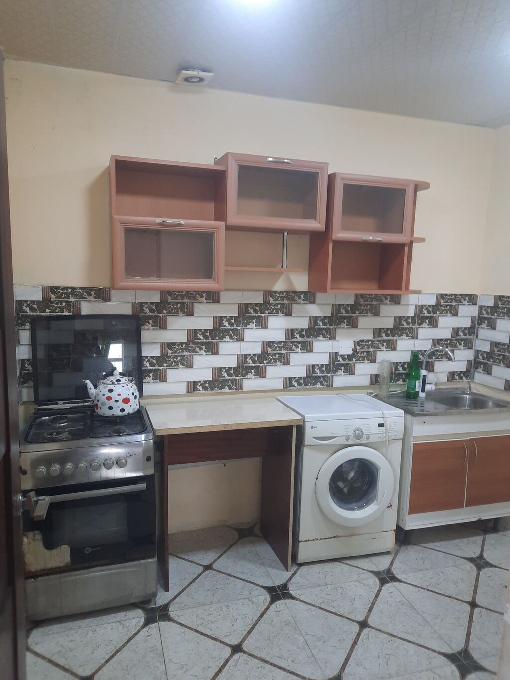Ev bileceride merkezde yerlesir 3 otağ 1 metbex qaraci var heyeti var — Daşınmaz əmlak, Bakı (3)