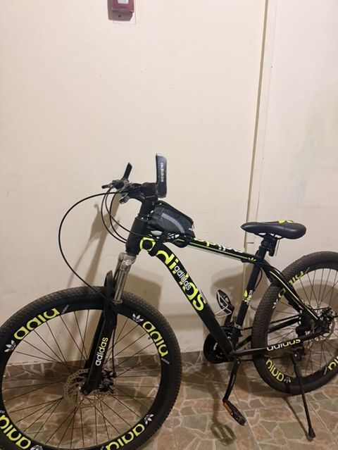 Dağ velosipedi – 26” təkərli, alüminium tipli karkaslı model. Qara — Bakı