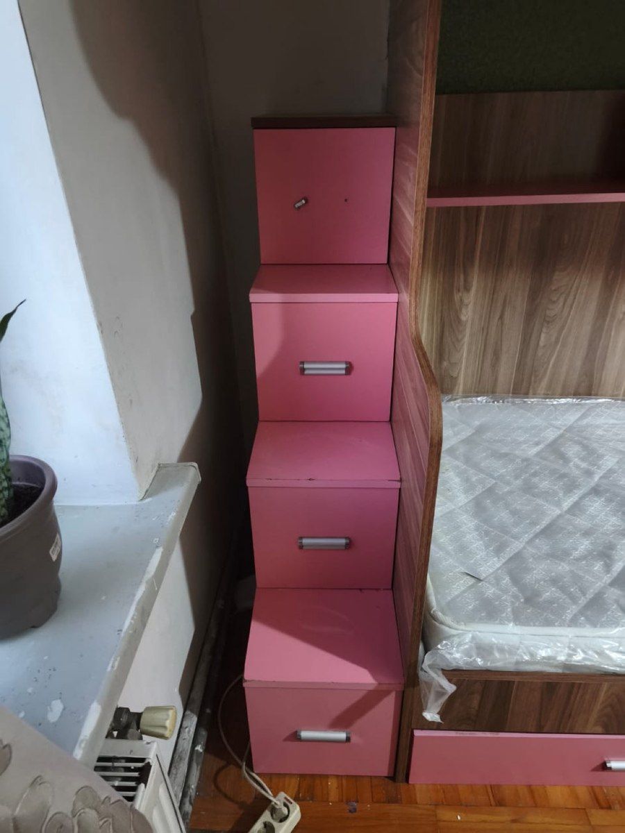 İki mərtəbəli çarpayı — Bəşikləri, Bakı (3)
