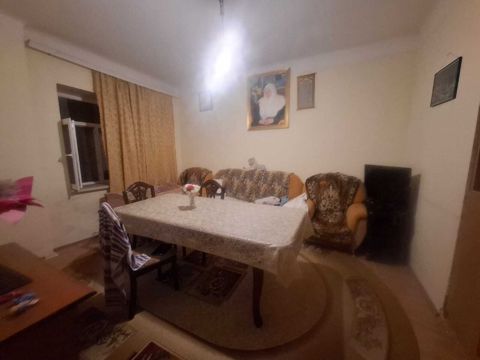 Satılır 3 otaqlı köhnə tikili 80 m² — Bakı