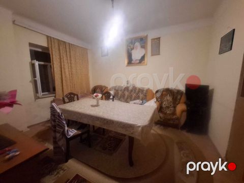 Satılır 3 otaqlı köhnə tikili 80 m²