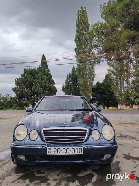Mercedes E 240, 2.4 L, 1999 il, 232 000 km