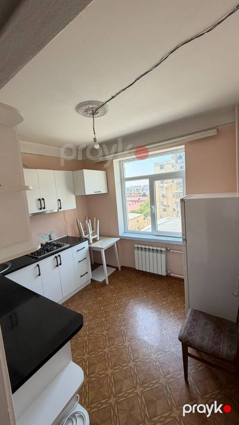 Satılır 2 otaqlı köhnə tikili 55 m²
