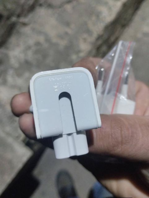 Məhsul: Elektrik ştepsel adapterləri (EU pluq ucluqları) Təsvir: - 2 — Bakı
