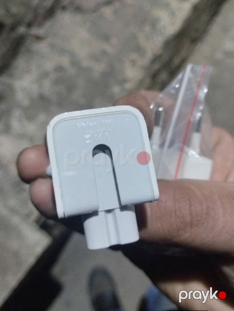 Məhsul: Elektrik ştepsel adapterləri (EU pluq ucluqları) Təsvir: - 2