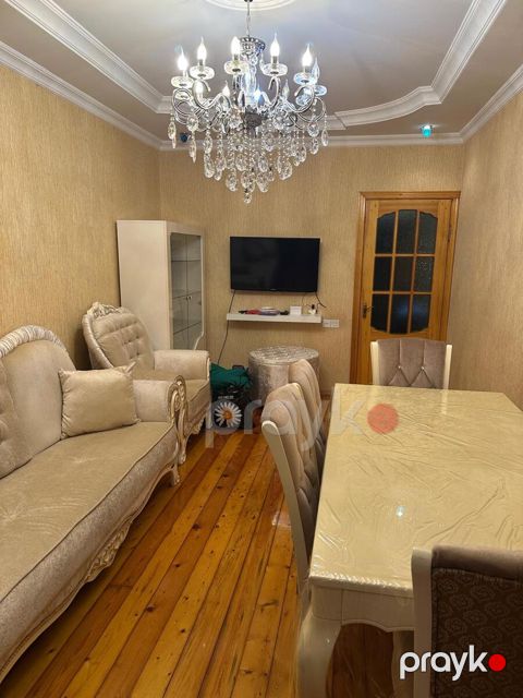 İcarəyə verilir 2 otaqlı köhnə tikili 55 m²