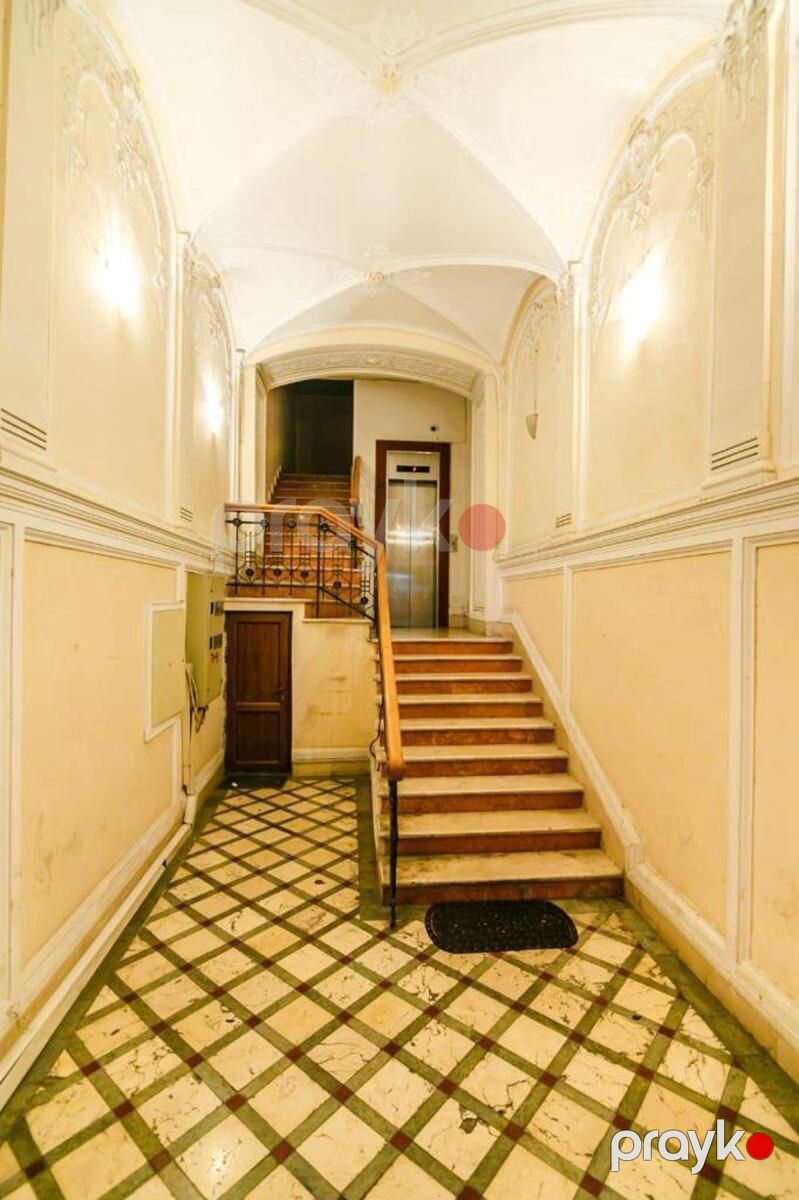 Satılır 5 otaqlı köhnə tikili 320 m² — Mənzil, Bakı (12)