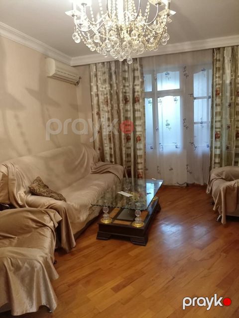 Satılır 3 otaqlı köhnə tikili 70 m²