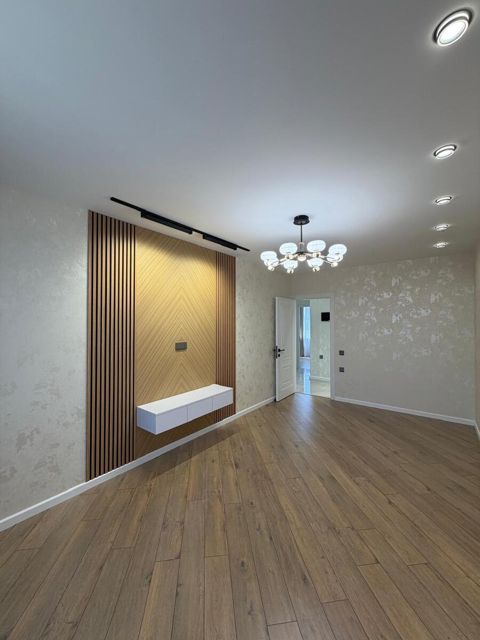 Satılır 3 otaqlı köhnə tikili 65 m² — Bakı