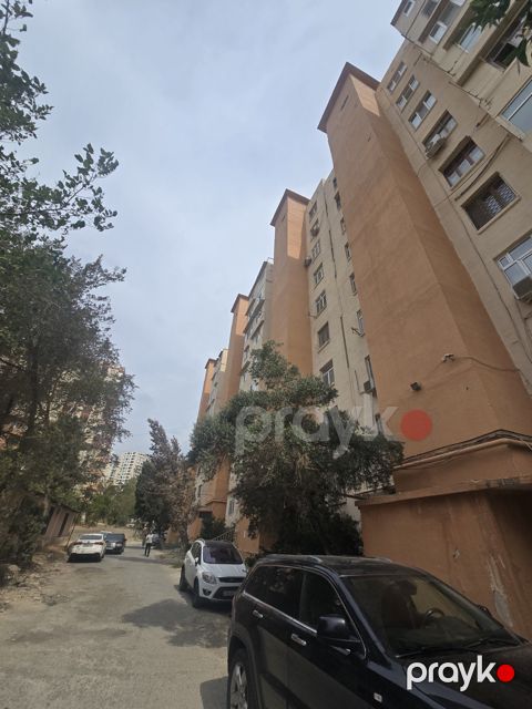 Satılır 2 otaqlı köhnə tikili 65 m²