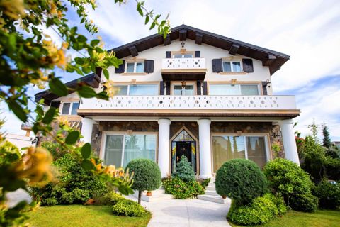 İcarəyə verilir 9 otaqlı həyət evi/bağ evi 700 m² — Bakı