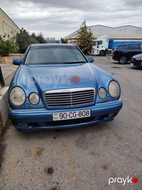 Mercedes E 240, 2.4 L, 1998 il, 300 000 km