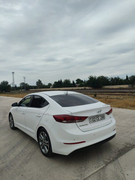 Hyundai Avante, 1.6 L, 2018 il, 202 495 km — Avtomobillər, Bakı (4)