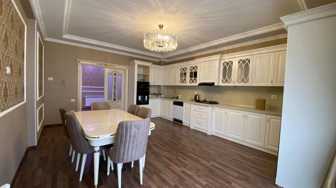 Satılır 5 otaqlı yeni tikili 285 m² — Mənzil, Bakı (8)