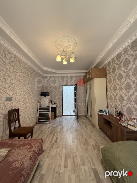 Satılır 2 otaqlı köhnə tikili 50 m²