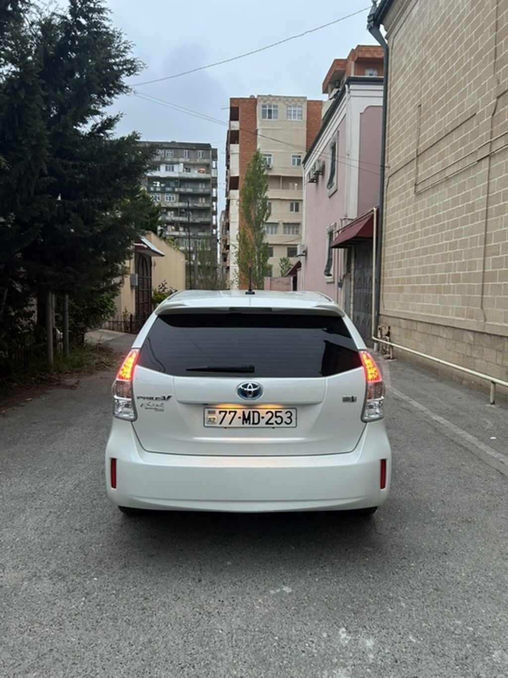 Toyota Prius: 1.8 l 2014 il Universal — Avto, Bakı (2)