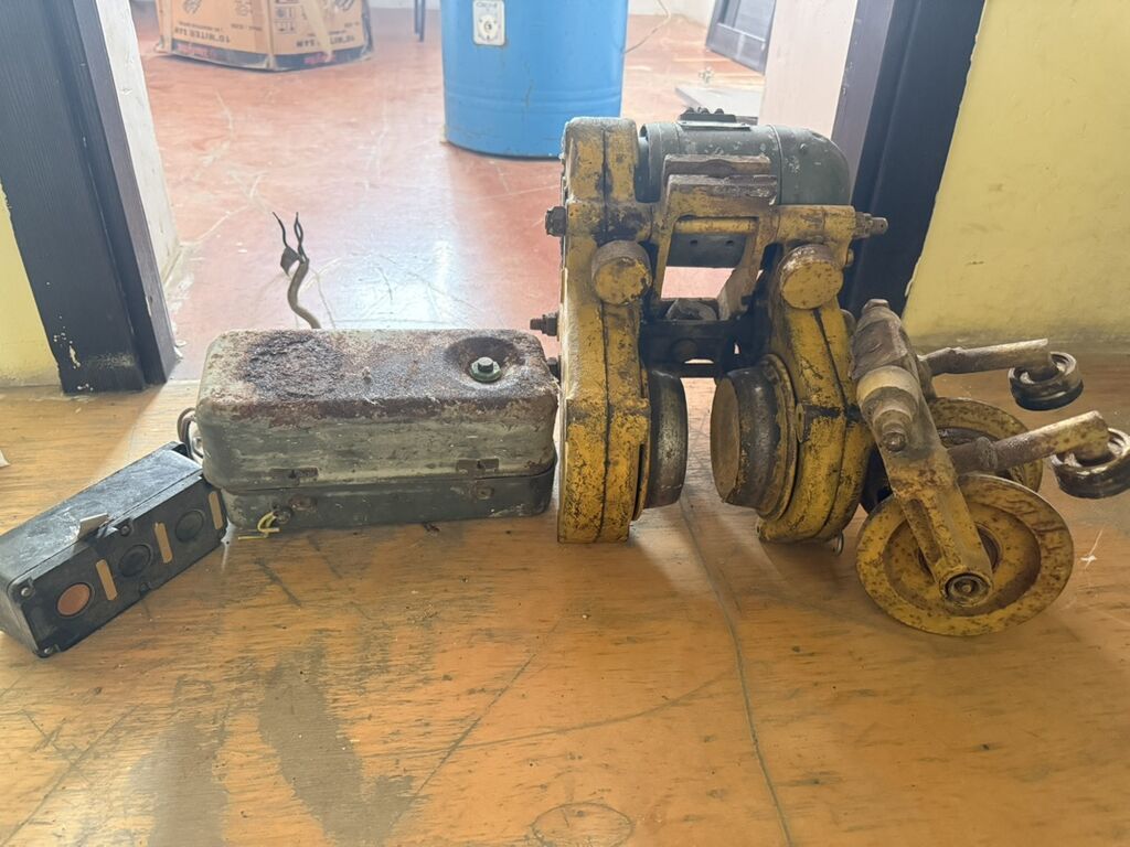 Sənaye kran trosu üçün elektrikli hərəkət trolleyi və idarəetmə bloku — Biznes və avadanlıq, Ceyranbatan (3)