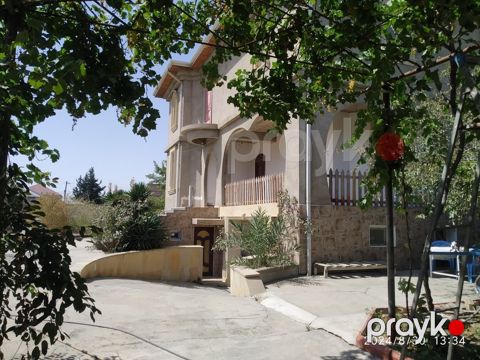 Satılır 7 otaqlı həyət evi/bağ evi 350 m²