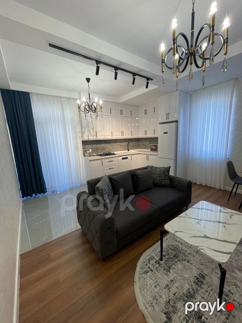 İcarəyə verilir 3 otaqlı yeni tikili 90 m²