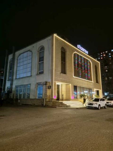 Satılır obyekt 1800 m² — Bakı