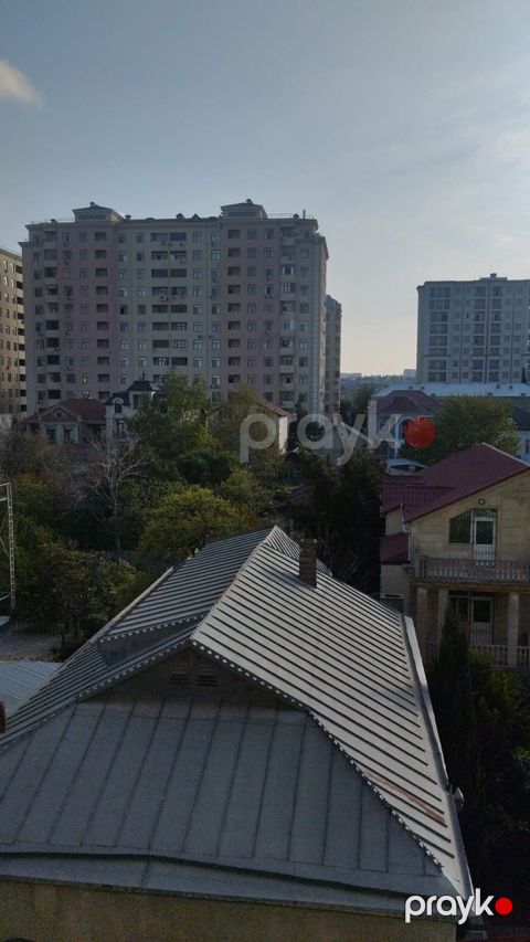 Satılır 3 otaqlı köhnə tikili 75 m²