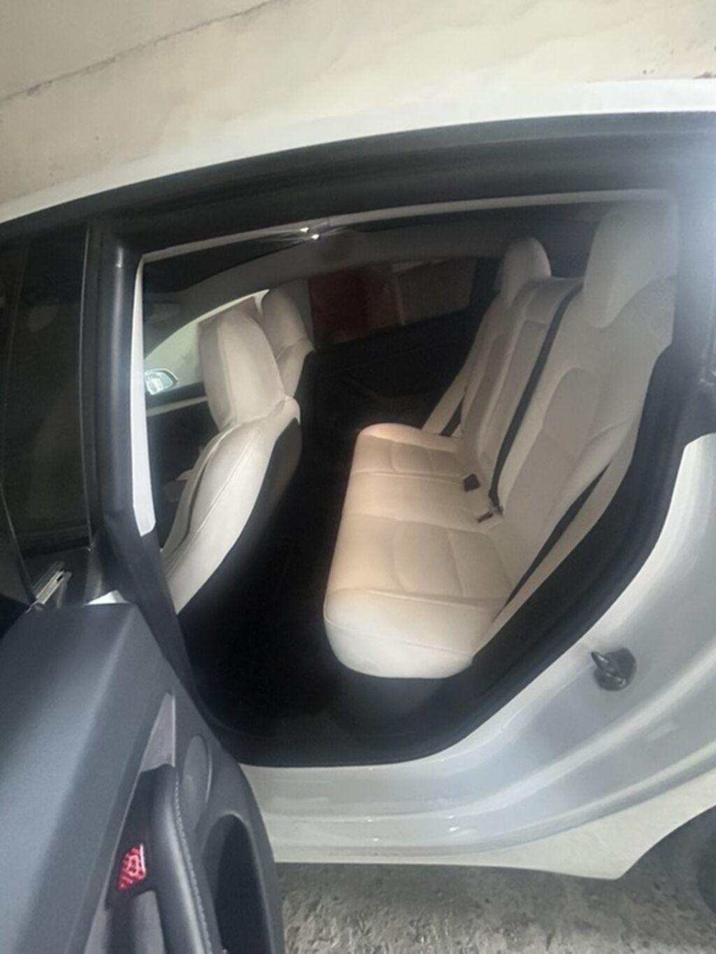 Tesla Model 3, ağ mirvari rəng, elektrik sedan. Amerikadan yüngül — Avtomobillər, Masazır (10)