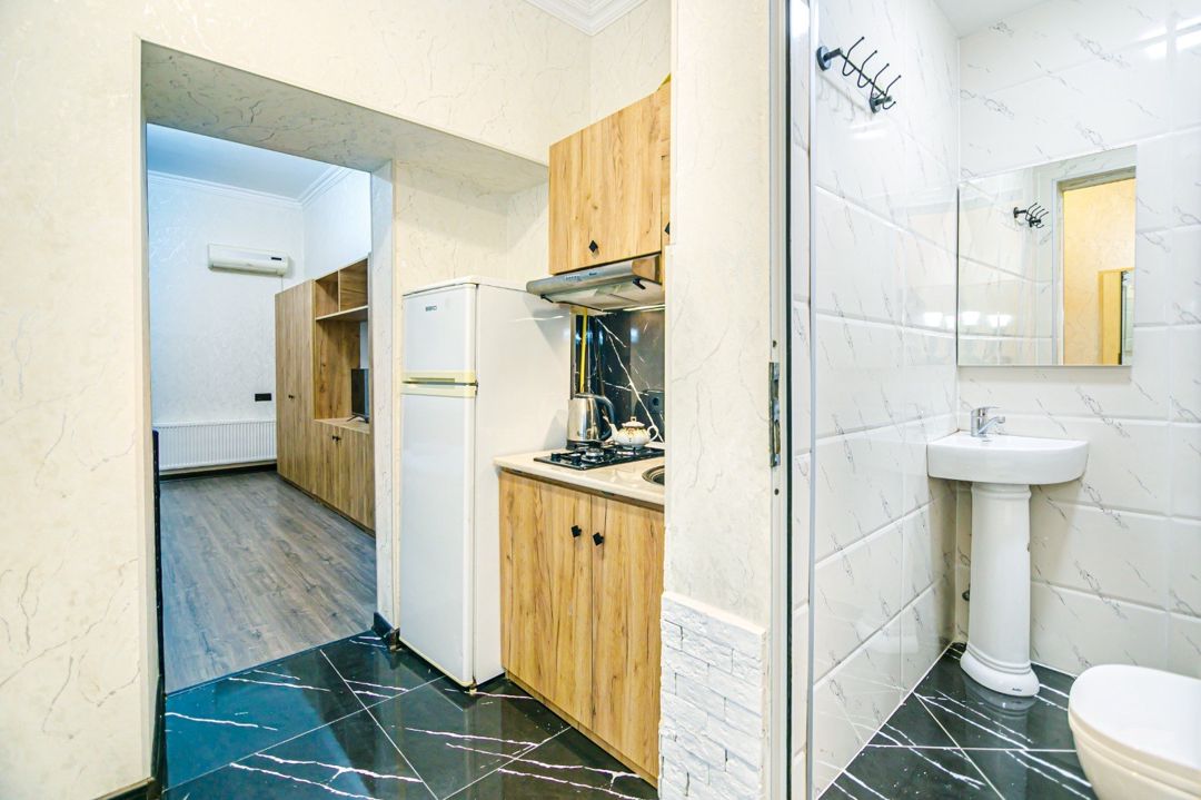 İcarəyə verilir 1 otaqlı köhnə tikili 42 m² — Mənzil, Bakı (6)