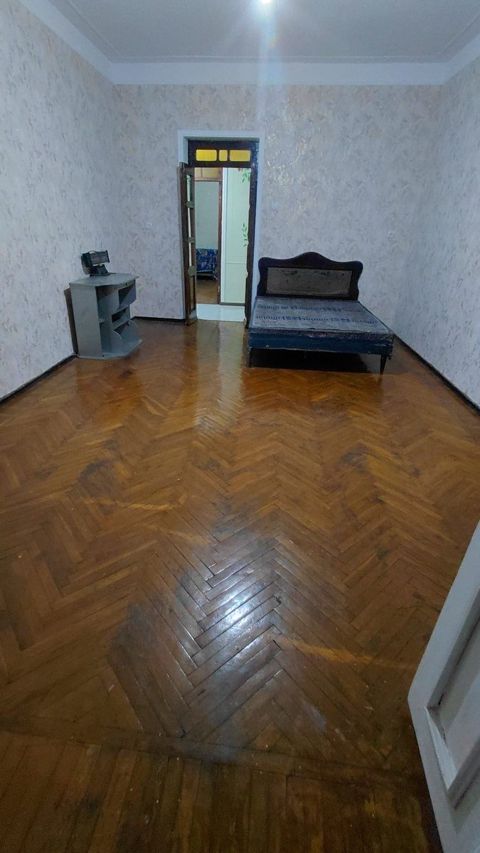 İcarəyə verilir 2 otaqlı köhnə tikili 70 m² — Bakı