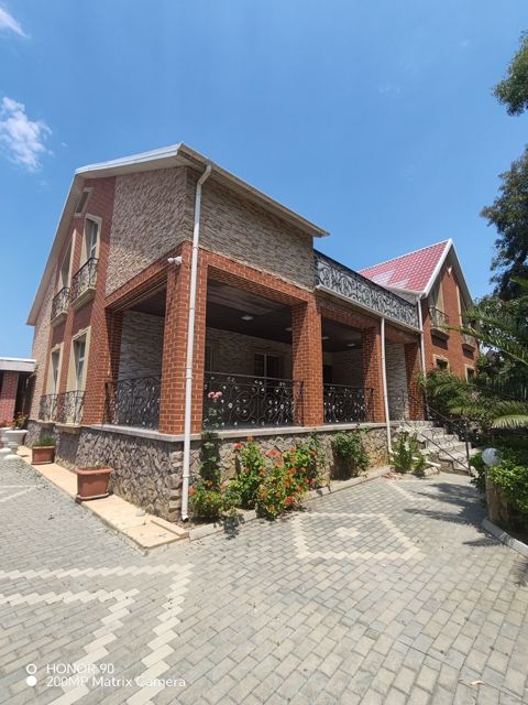 Satılır 5 otaqlı həyət evi/bağ evi 380 m² — Bakı
