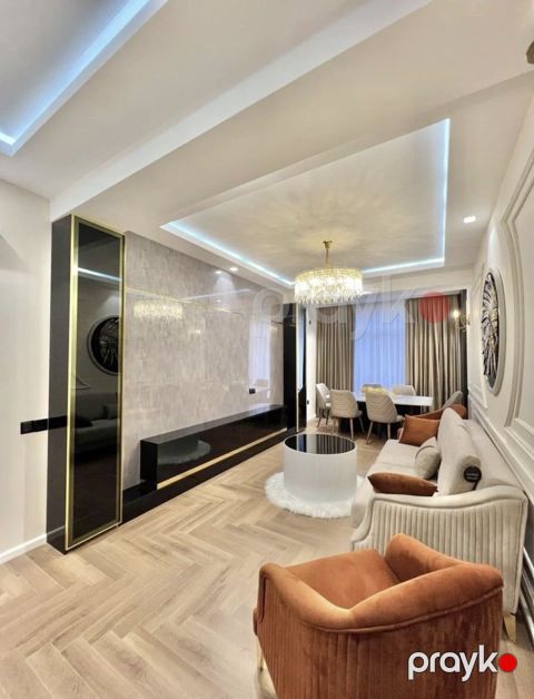 Satılır 2 otaqlı köhnə tikili 55 m²