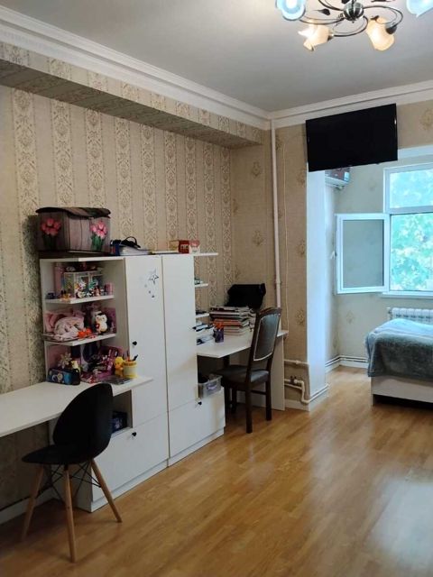 Satılır 2 otaqlı köhnə tikili 55 m² — Bakı