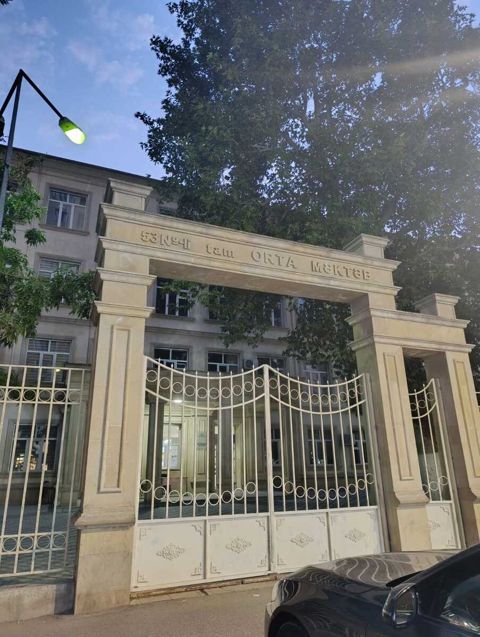 Satılır 3 otaqlı köhnə tikili 85 m² — Bakı