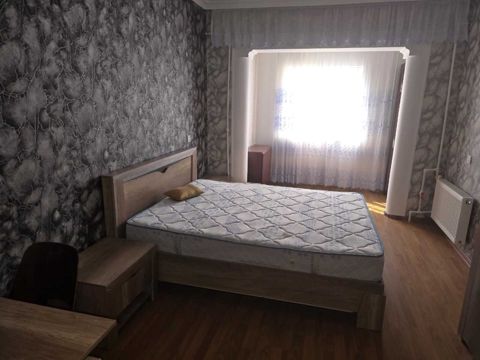 İcarəyə verilir 3 otaqlı köhnə tikili 80 m² — Bakı