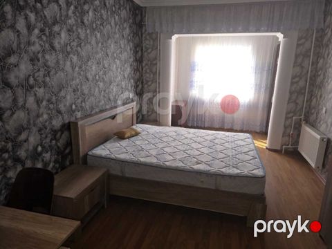 İcarəyə verilir 3 otaqlı köhnə tikili 80 m²