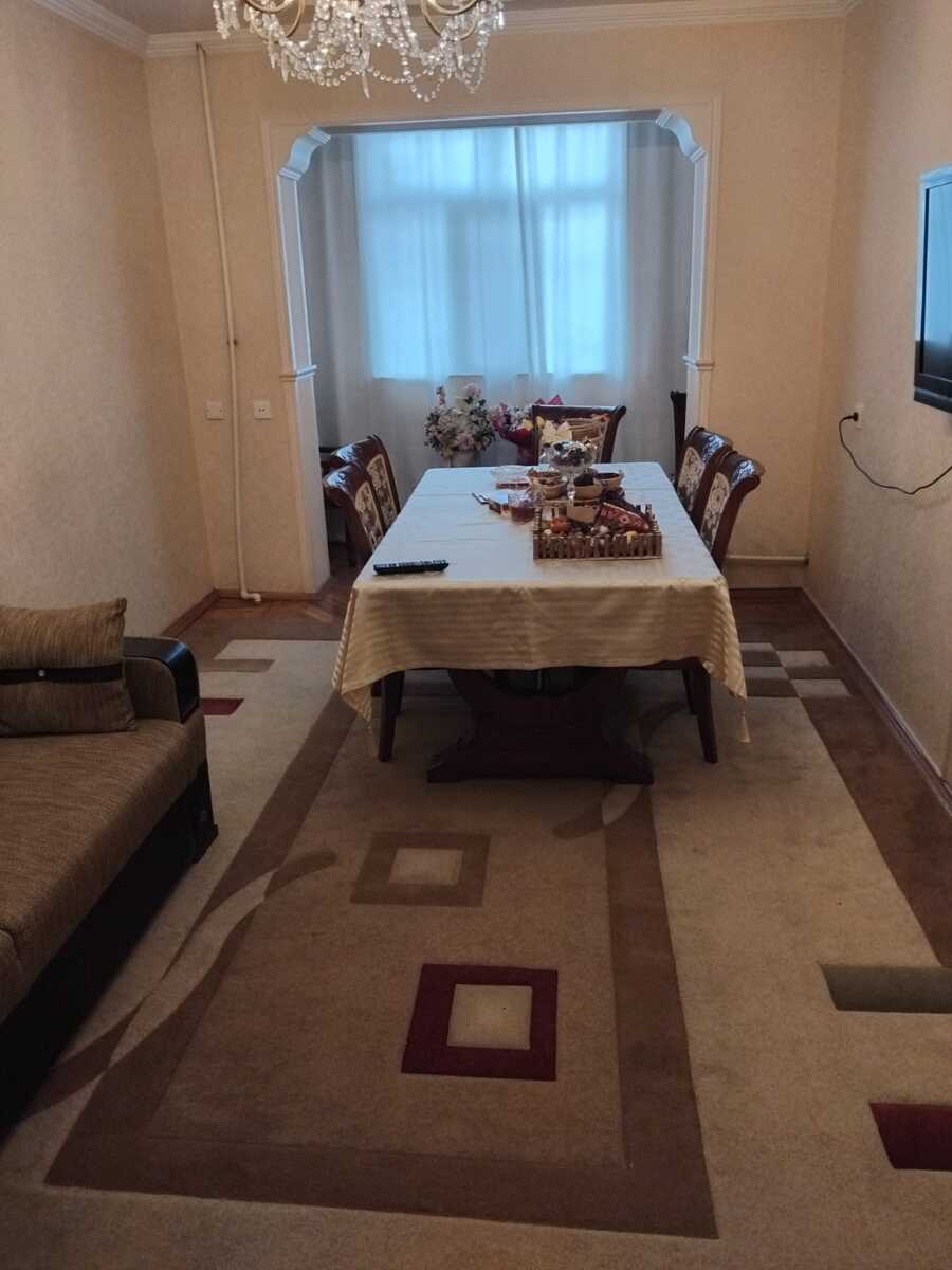 Satılır 4 otaqlı köhnə tikili 105 m² — Mənzil, Bakı (2)