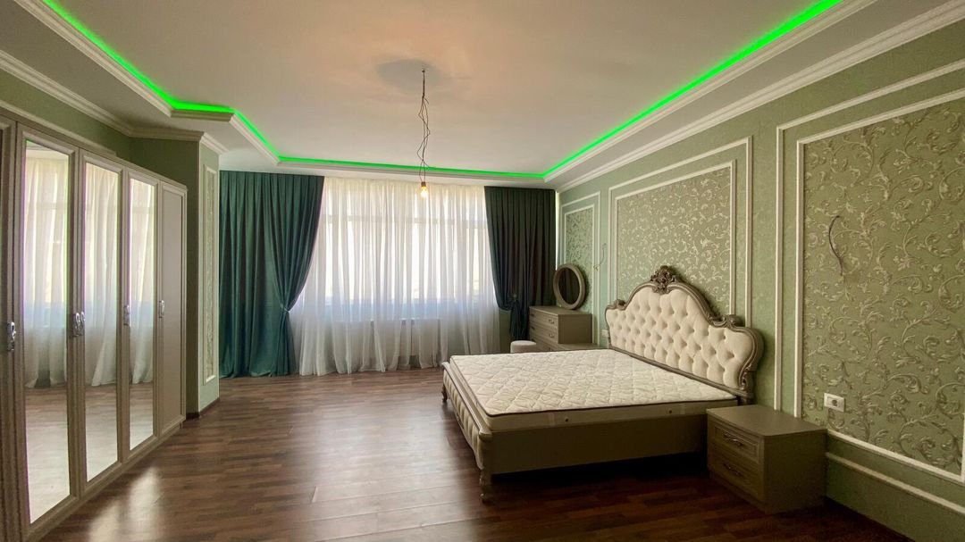 Satılır 5 otaqlı yeni tikili 285 m² — Mənzil, Bakı (2)