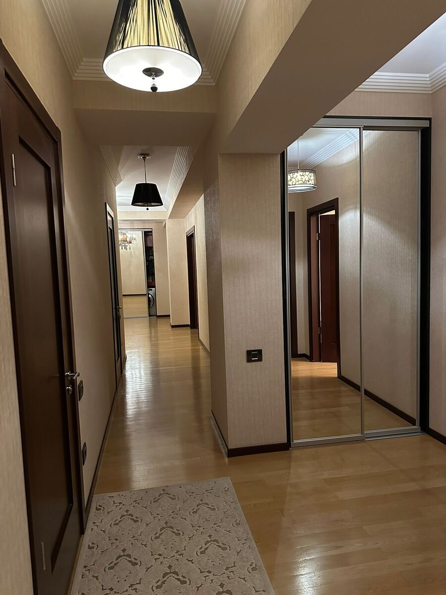 Satılır 4 otaqlı yeni tikili 200 m² — Mənzil, Bakı (4)