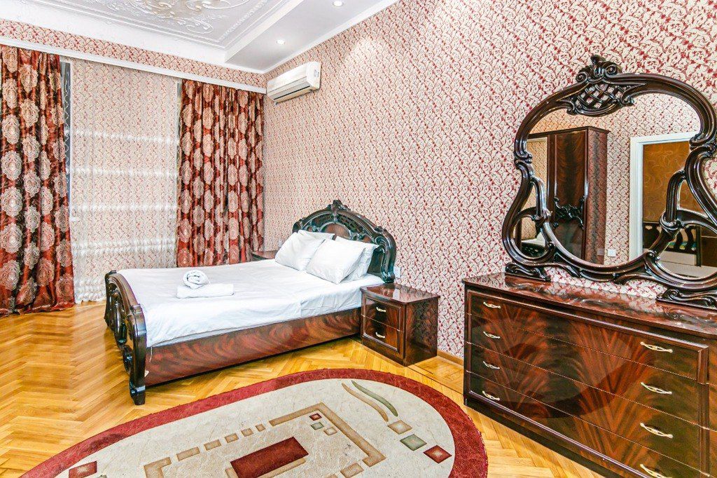 İcarəyə verilir 4 otaqlı köhnə tikili 130 m² — Mənzil, Bakı (8)