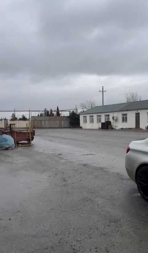Satılır obyekt 1200 m² — Bakı