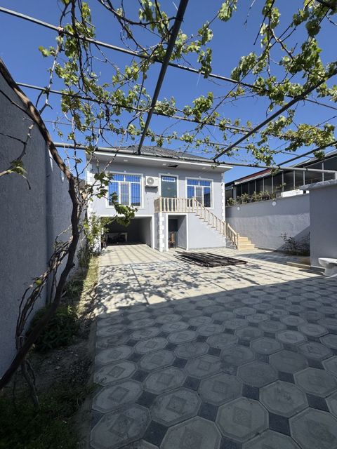 Satılır 4 otaqlı həyət evi/bağ evi 165 m² — Bakı