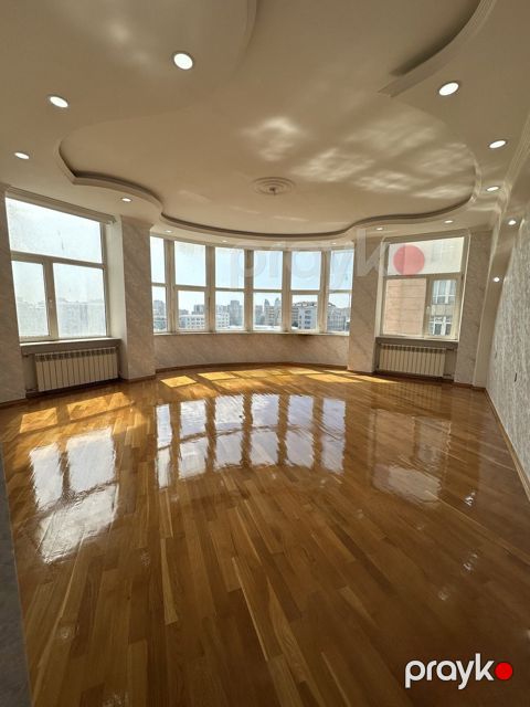 Satılır 3 otaqlı yeni tikili 160 m²