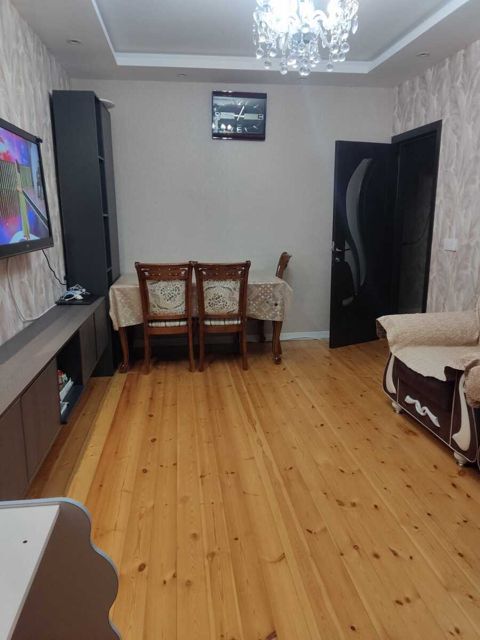 Satılır 2 otaqlı köhnə tikili 56 m² — Bakı